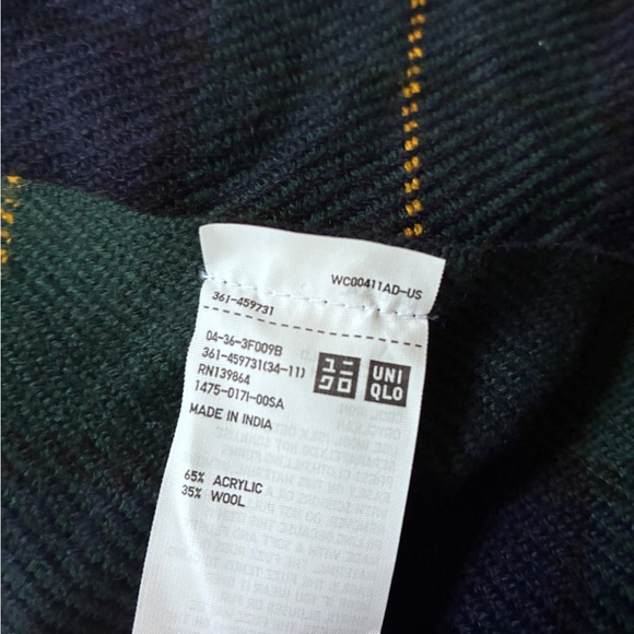 Green Tartan Wool Blend Scarf | Classic Plaid Fringe Winter Wrap - Picture 2 of 4